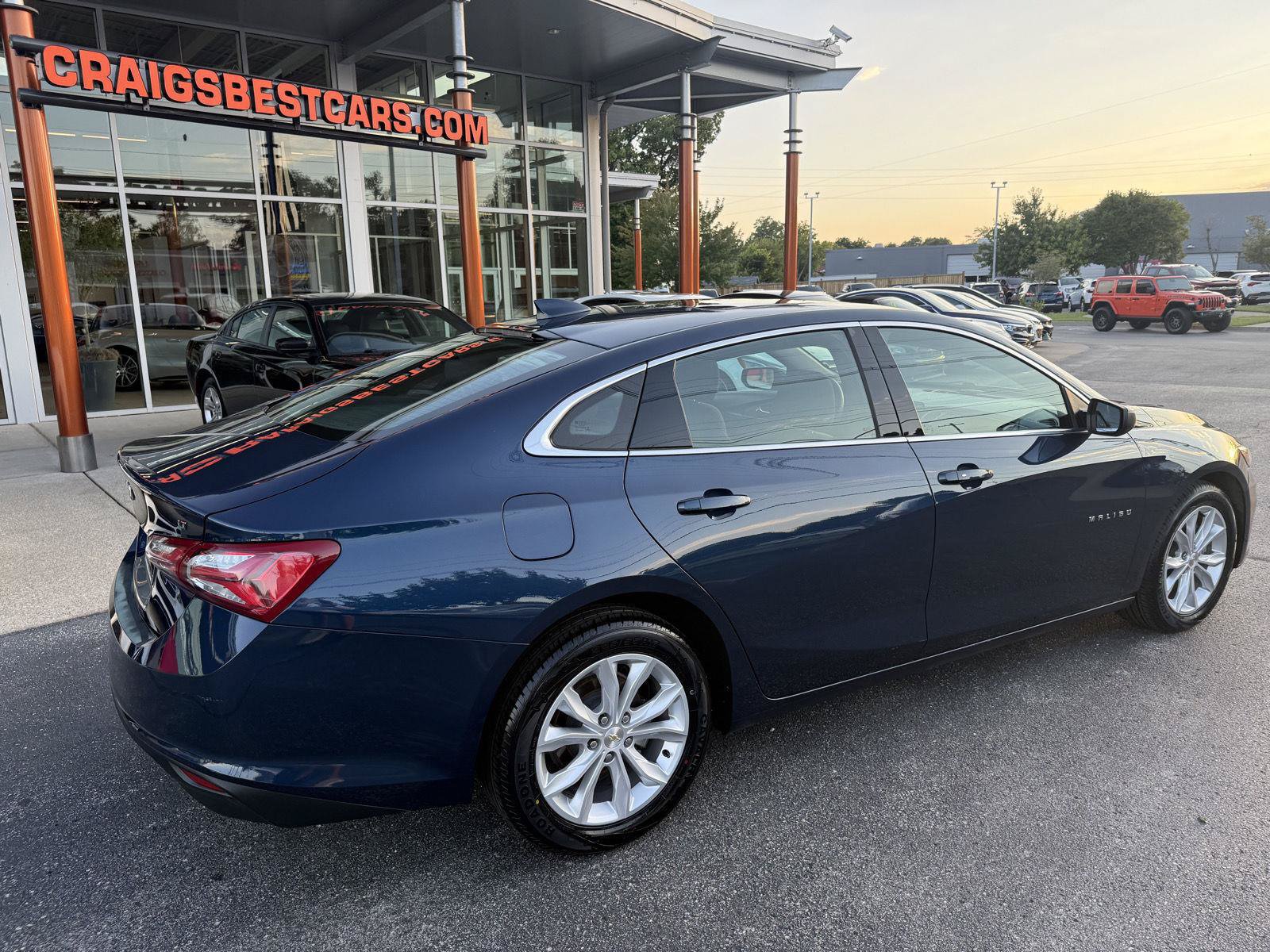 Used 2022 Chevrolet Malibu LT FWD image 3