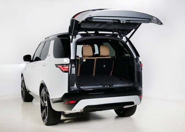 New 2026 Land Rover Discovery Limited Edition image 32