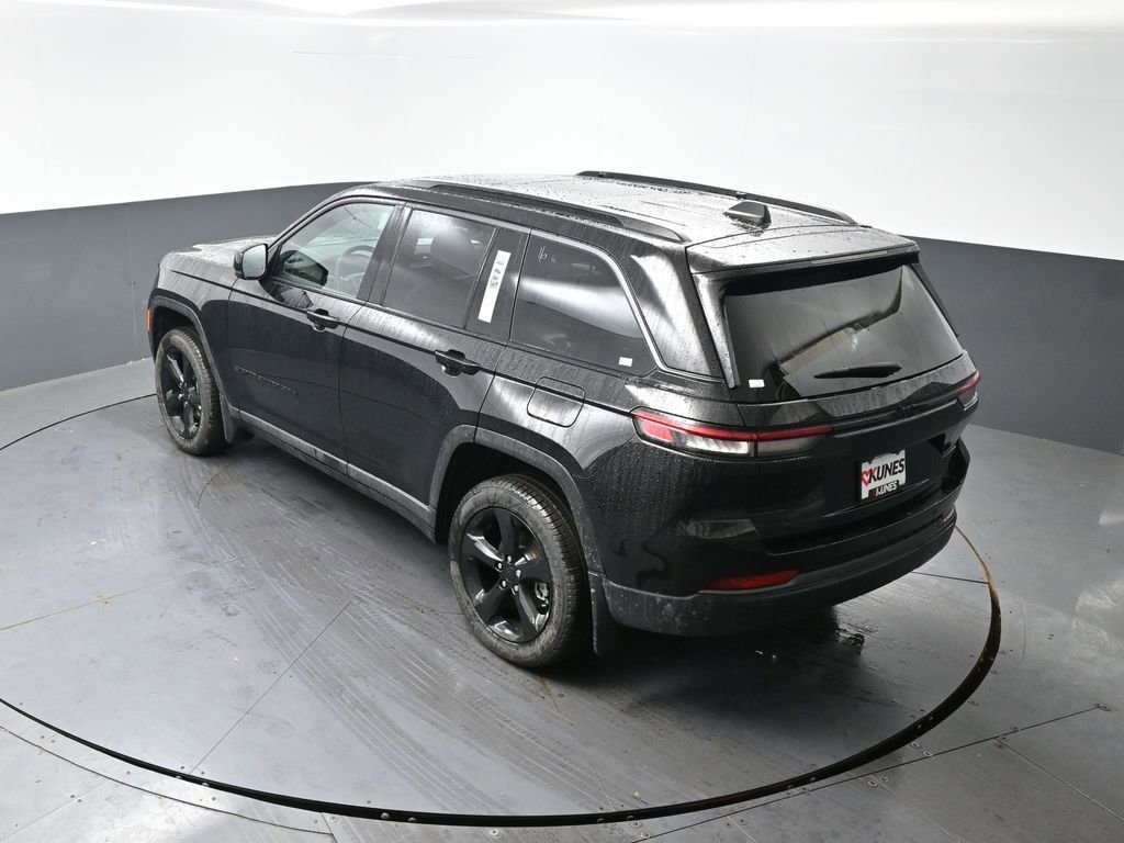 New 2026 Jeep Grand Cherokee Limited w/ Limited Altitude Package image 35