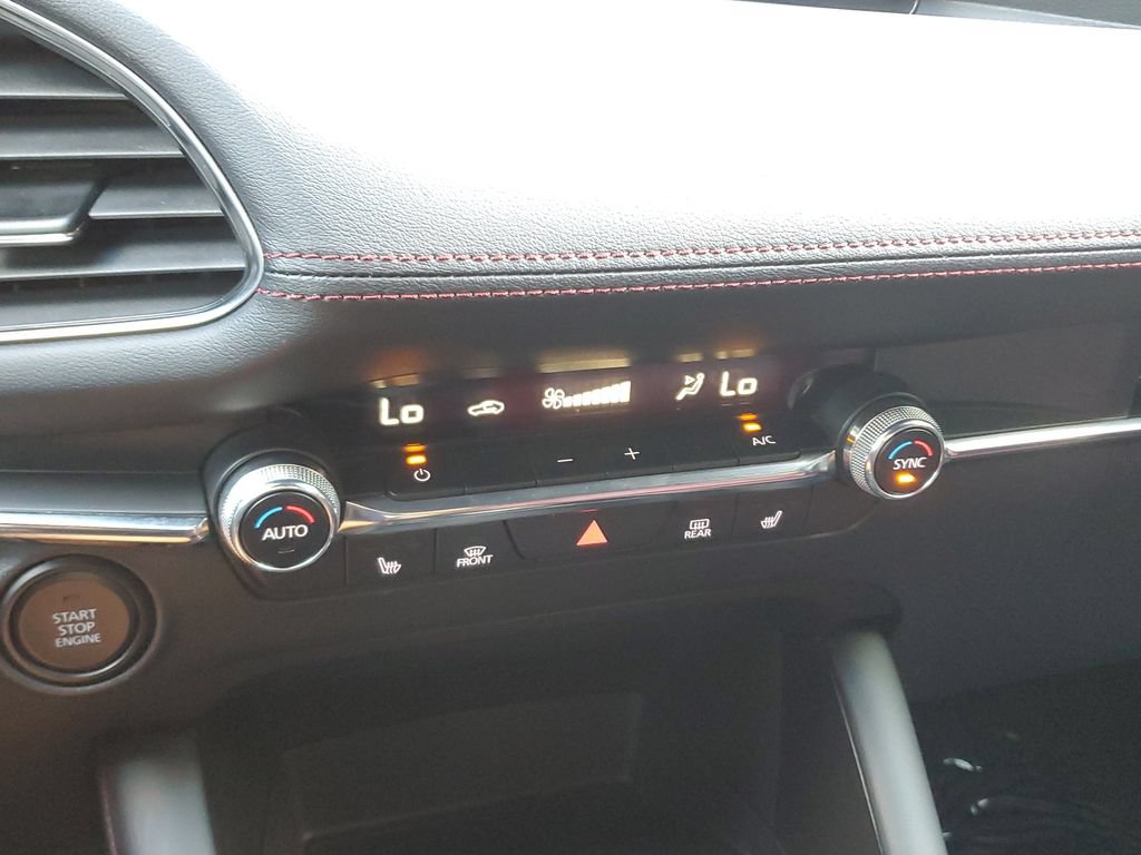 Used 2022 MAZDA MAZDA3 s FWD image 28