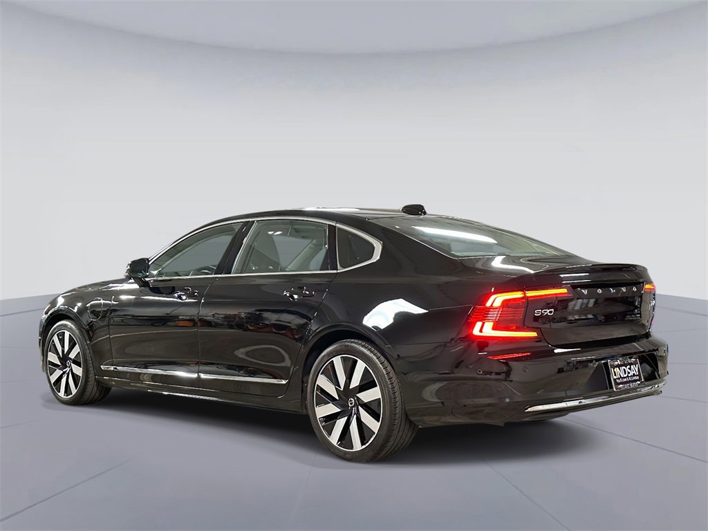 Used 2025 Volvo S90 T8 Plus image 9
