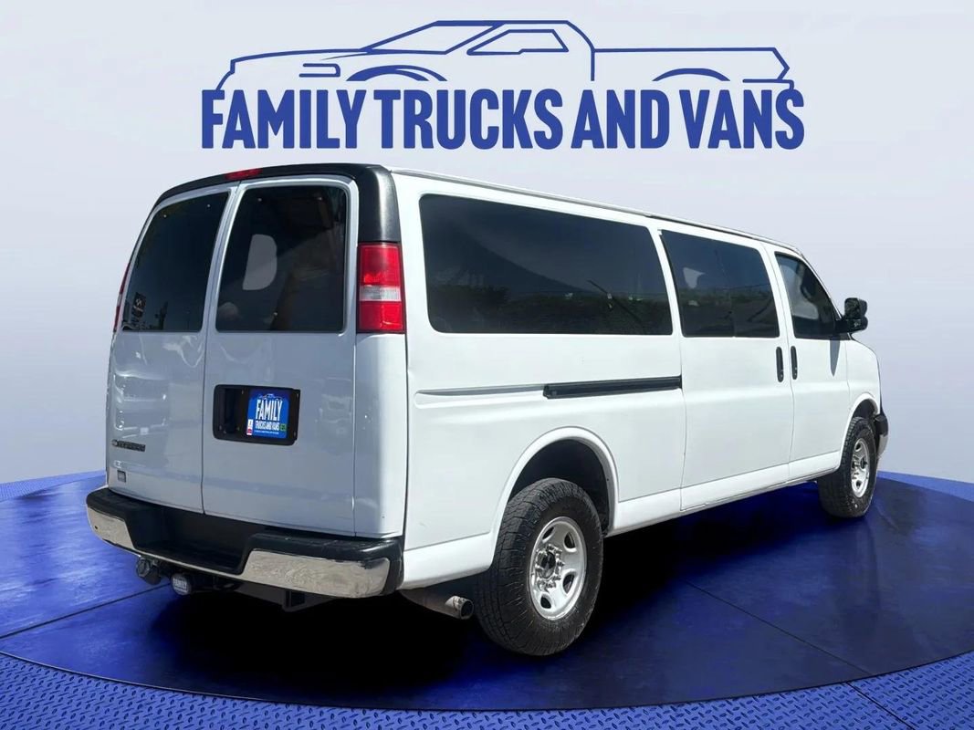 Used 2019 Chevrolet Express 3500 LS w/ Chrome Appearance Package RWD image 5