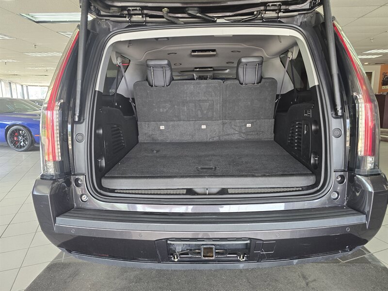 Used 2017 Cadillac Escalade ESV Premium Luxury AWD/4WD image 33