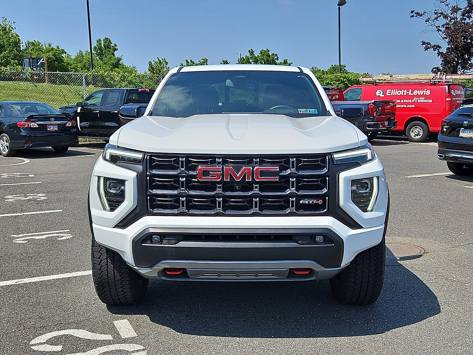 Used 2023 GMC Canyon AT4 w/ AT4 Premium Package AWD/4WD image 2