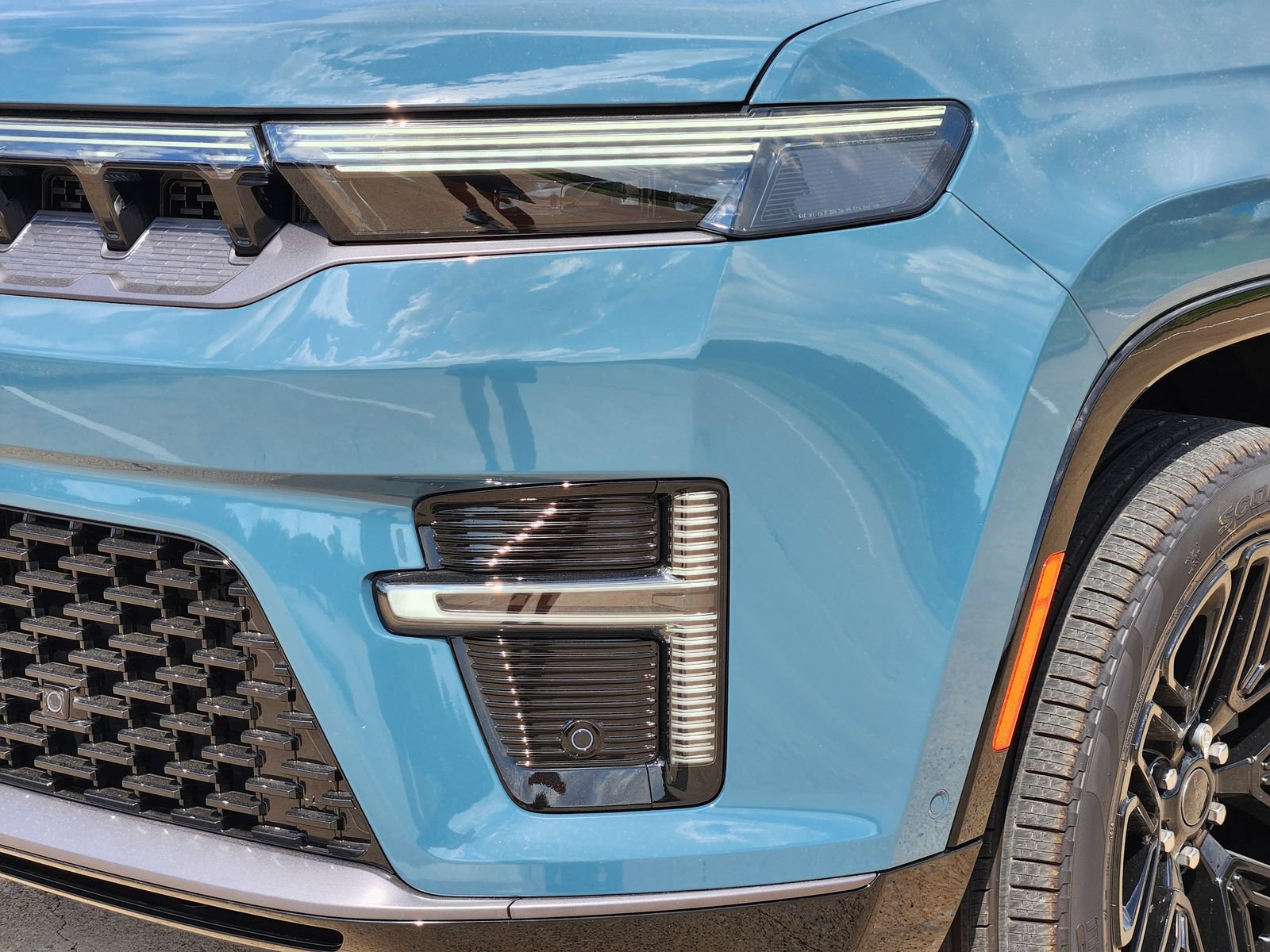 New 2026 Jeep Grand Wagoneer Limited AWD/4WD image 10
