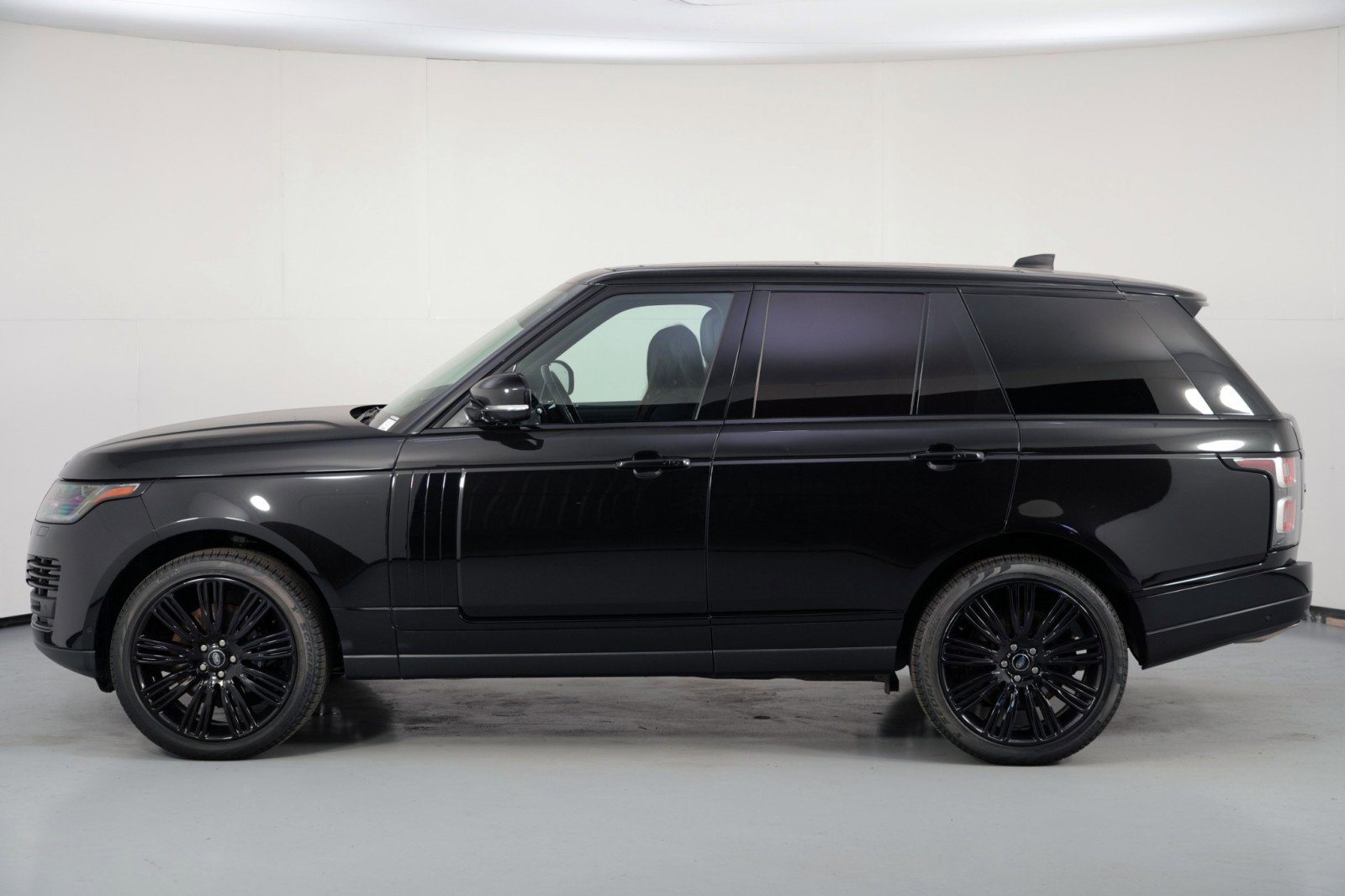 Used 2021 Land Rover Range Rover P525 Westminster Edition image 9