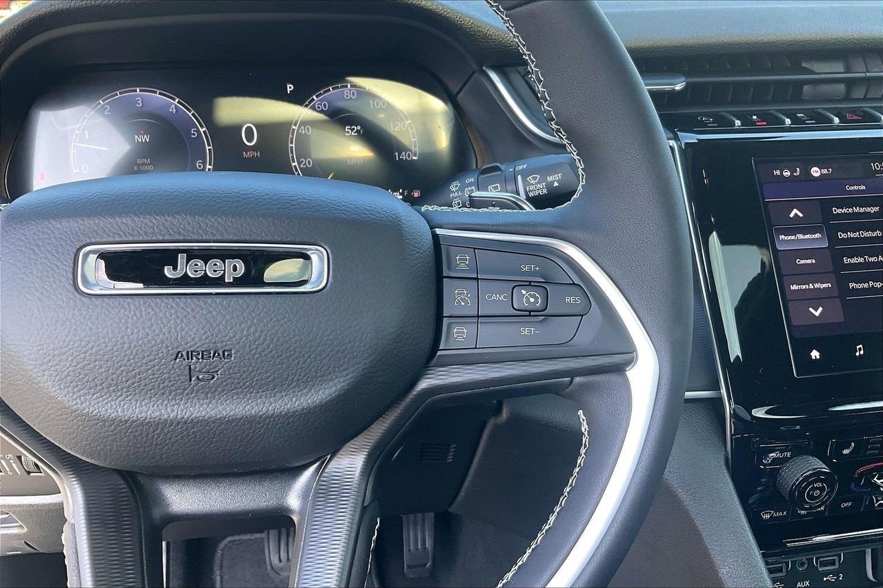 New 2025 Jeep Grand Cherokee L Laredo w/ Luxury Tech Group I image 30