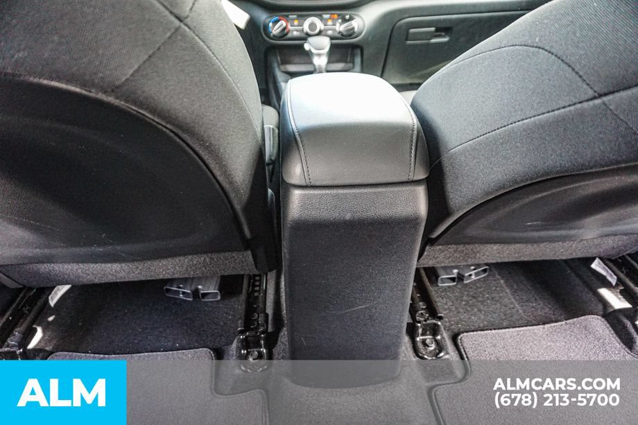 Used 2025 Kia Soul LX w/ LX Technology Package FWD image 31