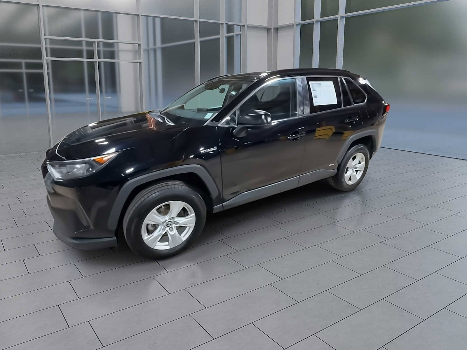 Used 2020 Toyota RAV4 LE image 4