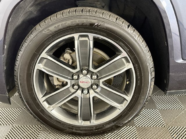 Used 2018 GMC Acadia Denali w/ Technology Package FWD image 35