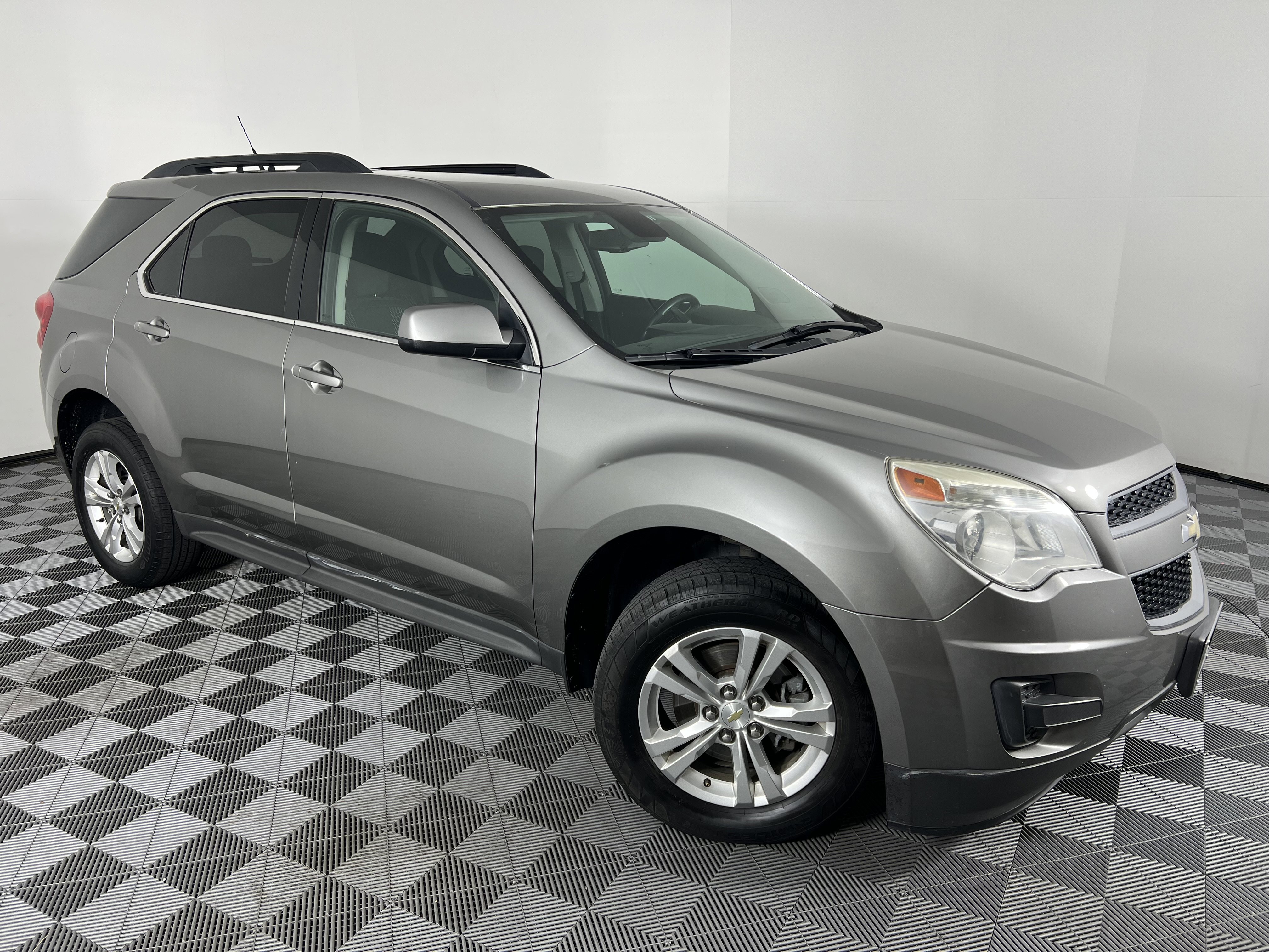 Used 2012 Chevrolet Equinox LT FWD image 2