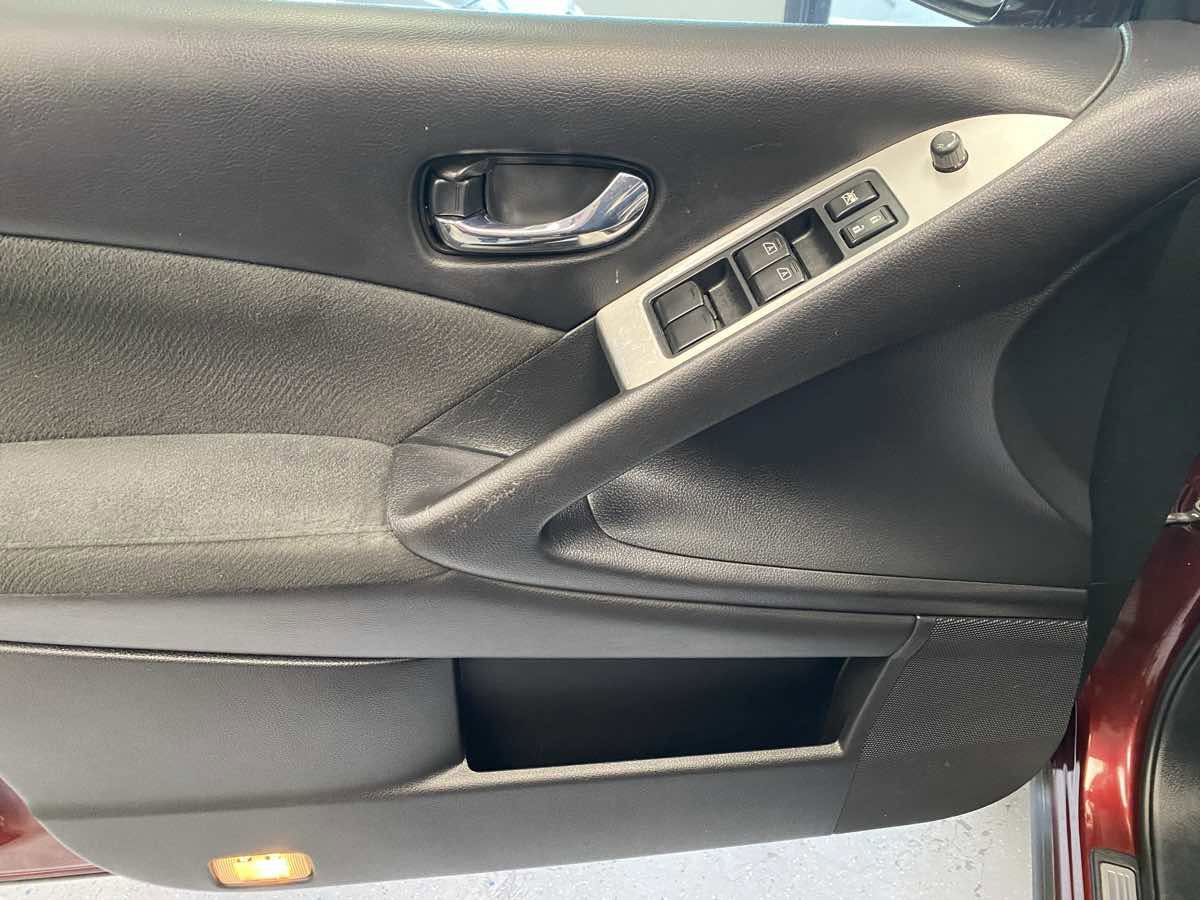 Used 2010 Nissan Murano S image 18