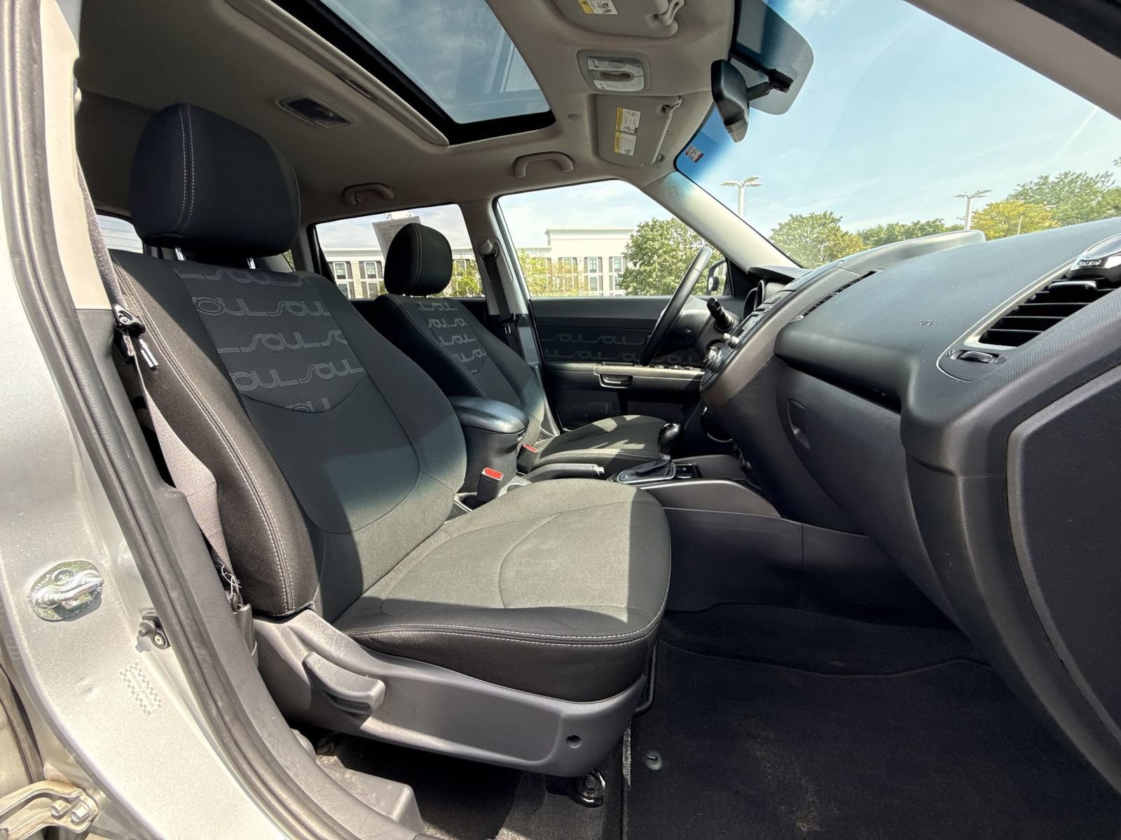 Used 2013 Kia Soul + w/ Audio Pkg FWD image 25