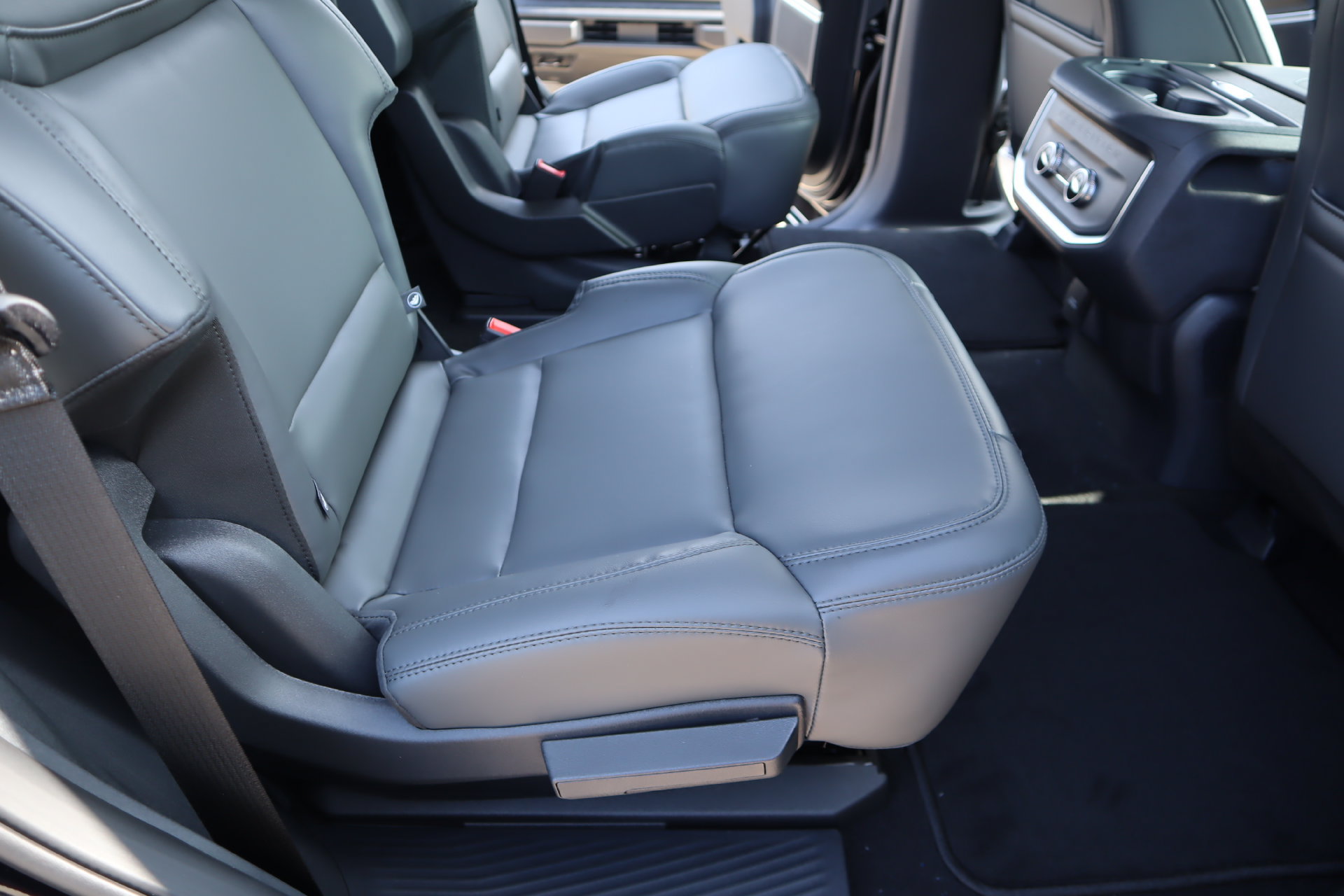 New 2026 Ford Expedition Active AWD/4WD image 18