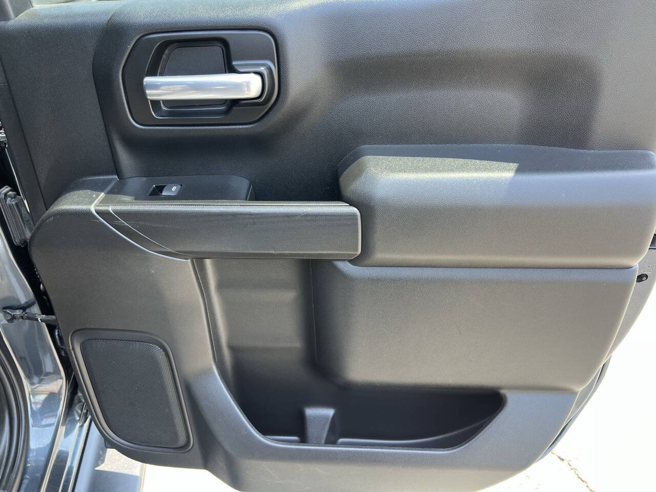 Used 2021 Chevrolet Silverado 1500 LT RWD image 27