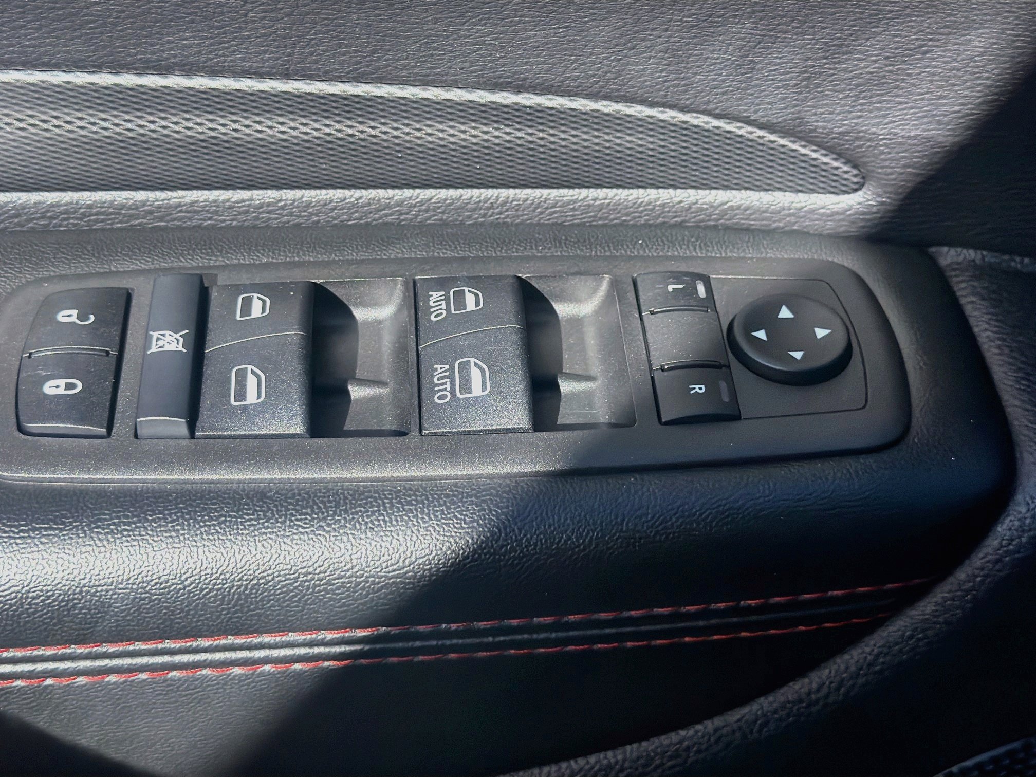 Used 2025 Dodge Durango GT AWD/4WD image 15