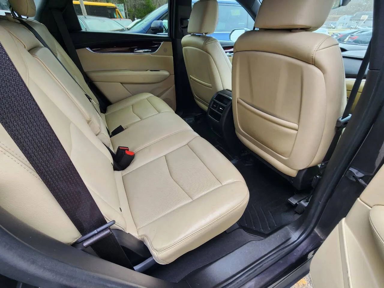 Used 2017 Cadillac XT5 Luxury w/ Driver Awareness Package image 15