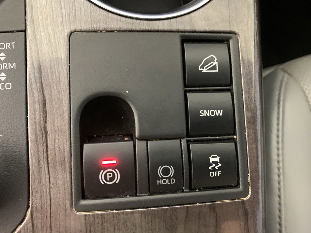 Used 2023 Toyota Highlander Limited AWD/4WD image 29
