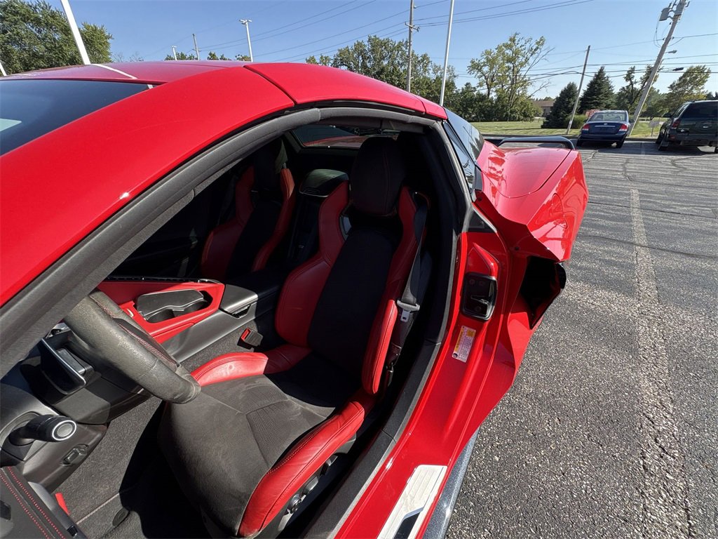 Used 2022 Chevrolet Corvette Stingray Premium Conv w/ Z51 Performance Package image 13