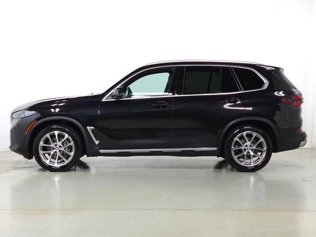 Used 2024 BMW X5 xDrive40i w/ Premium Package image 4