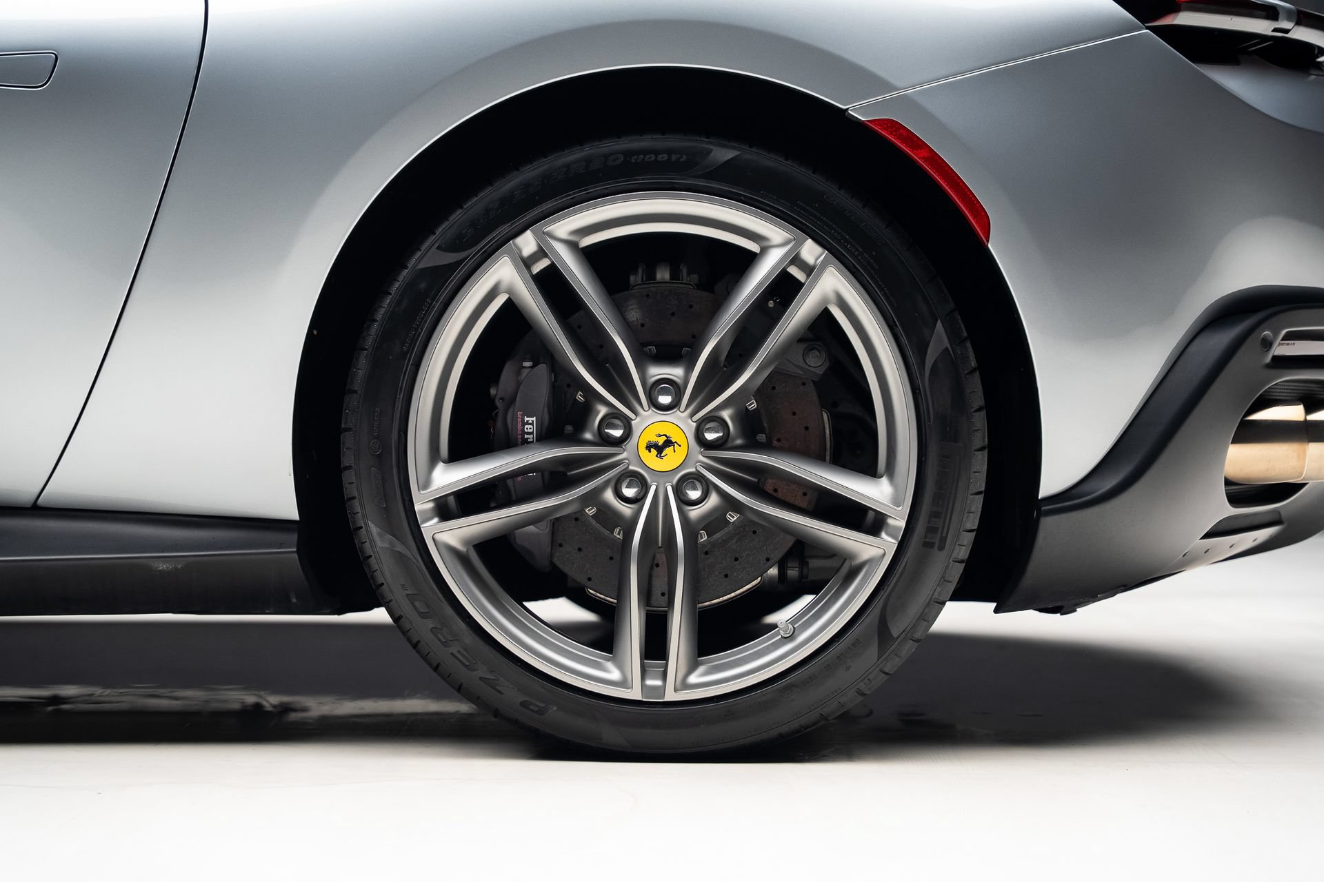 Used 2021 Ferrari Roma RWD image 23