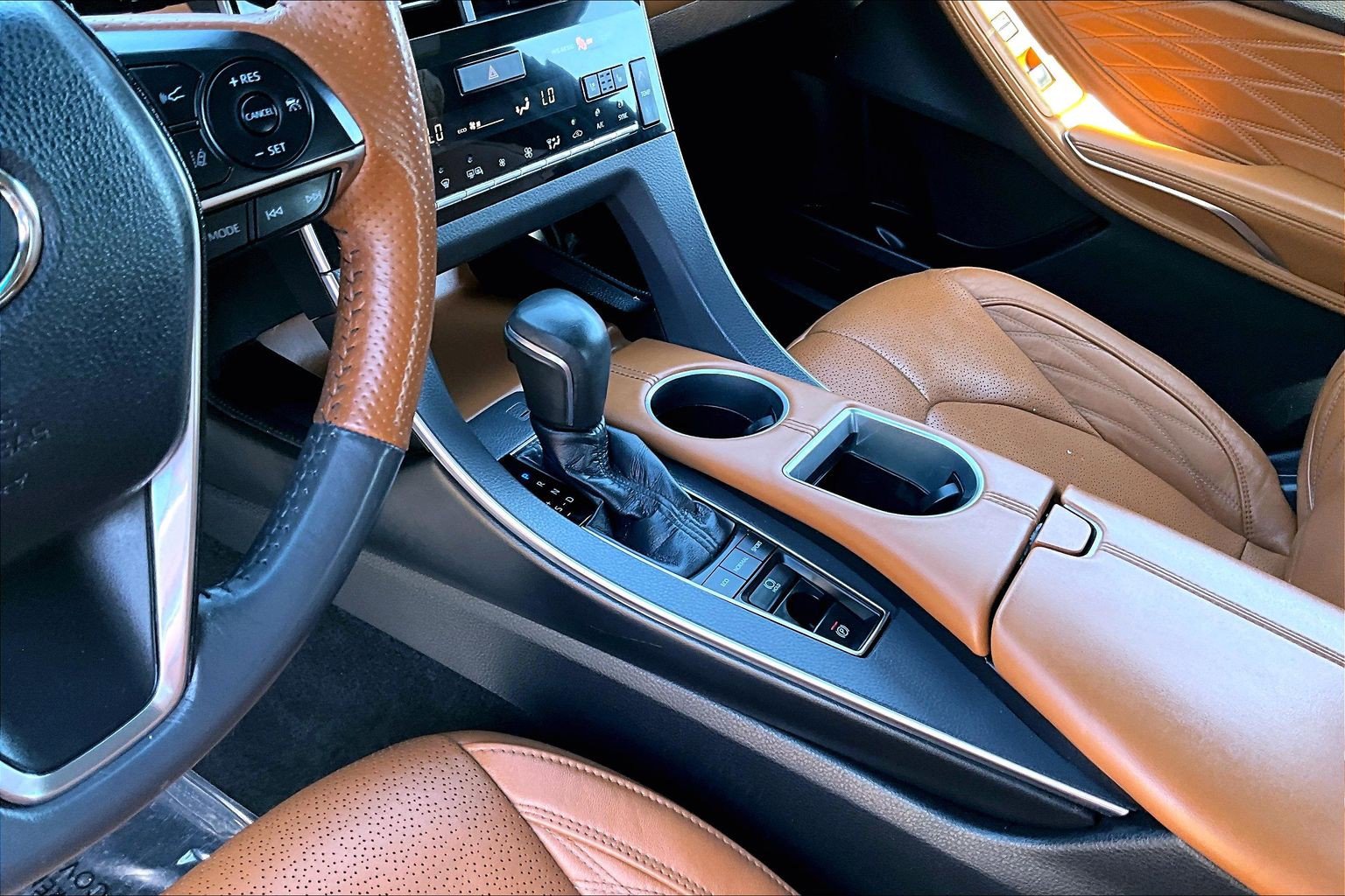 Used 2019 Toyota Avalon Limited w/ Advanced Safety Package image 16