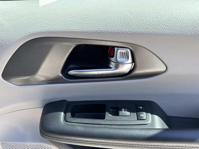 Used 2023 Chrysler Pacifica Touring-L FWD image 14