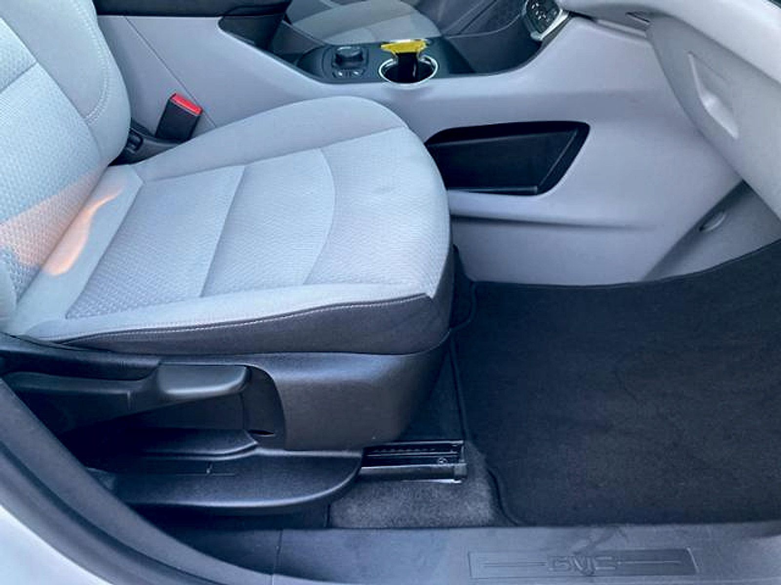 Used 2022 GMC Terrain SLE w/ Driver Convenience Package image 18