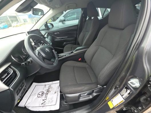 Used 2021 Toyota C-HR LE image 3