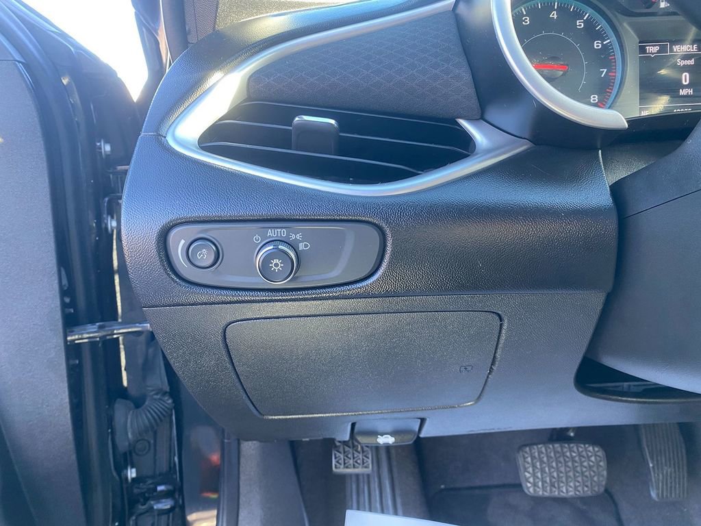 Used 2018 Chevrolet Malibu LS image 14