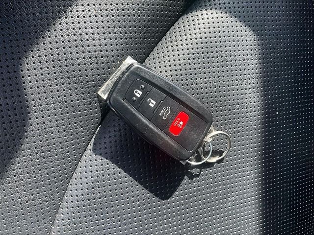 Used 2022 Toyota RAV4 Limited AWD/4WD image 11