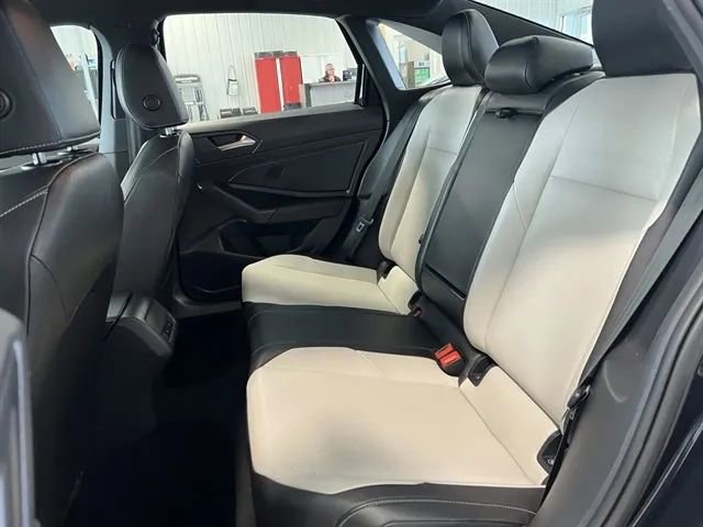 Used 2020 Volkswagen Jetta R-Line w/ R-Line Cold Weather Package FWD image 17