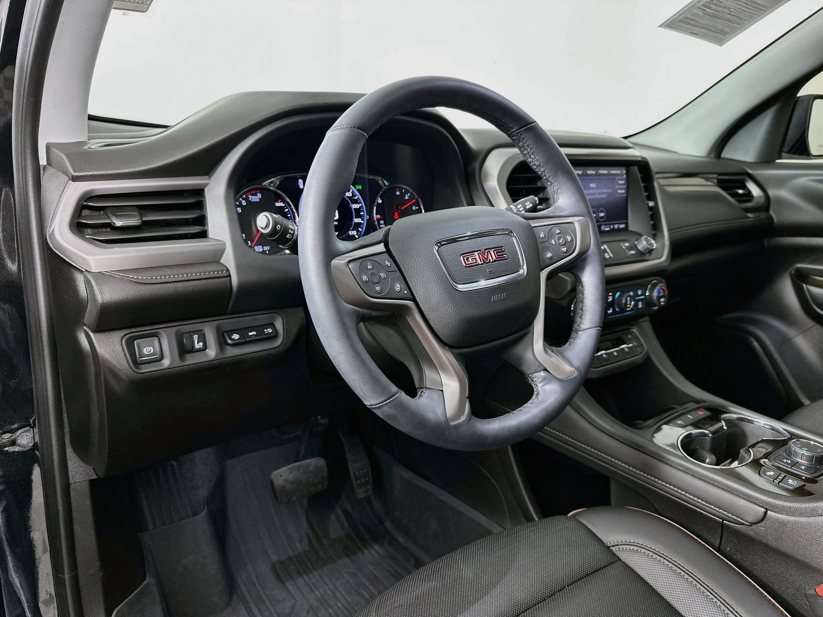 Used 2023 GMC Acadia AT4 w/ Technology Package AWD/4WD image 10