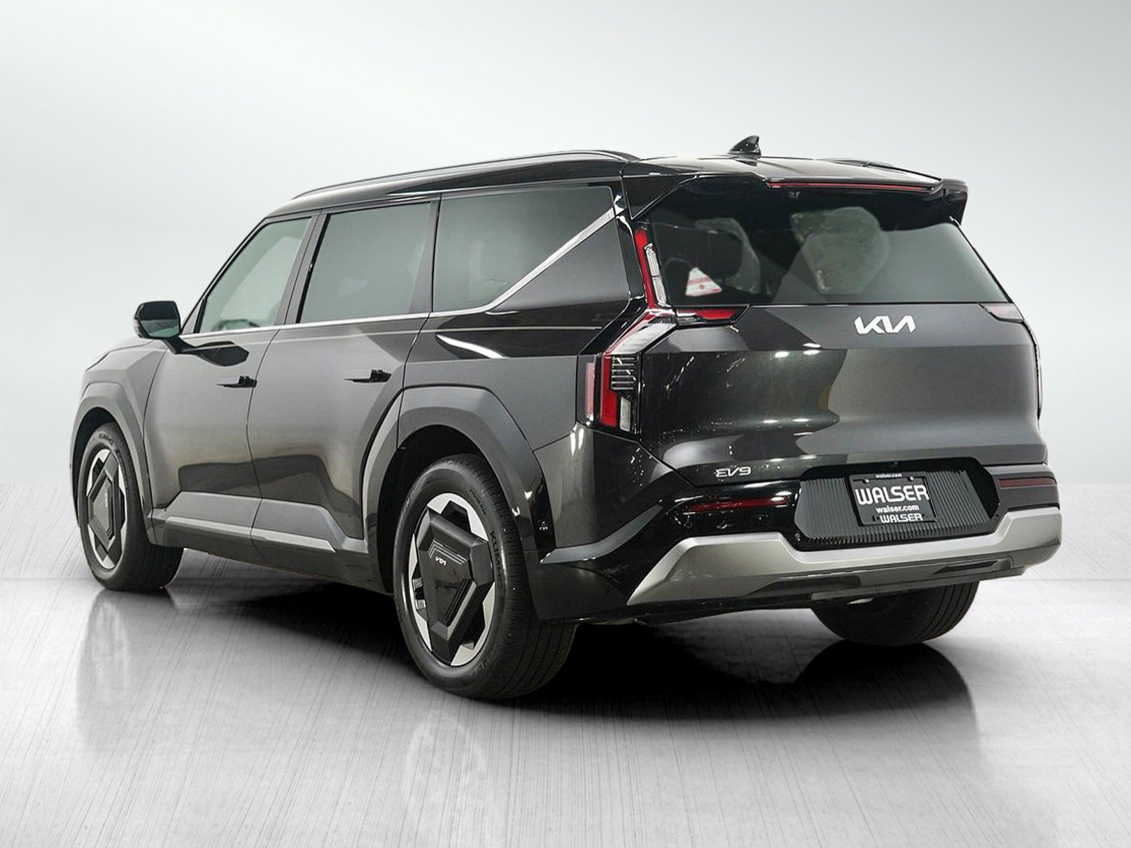 Used 2024 Kia EV9 Land AWD/4WD image 3