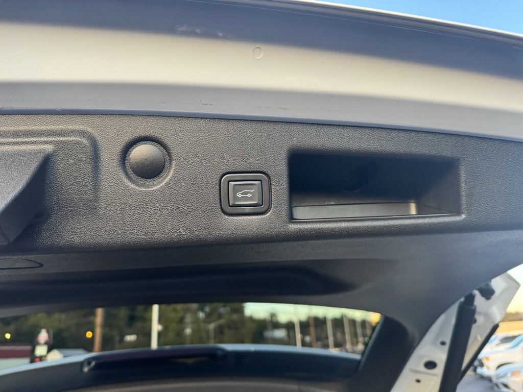 Used 2023 Chevrolet Equinox LT image 27