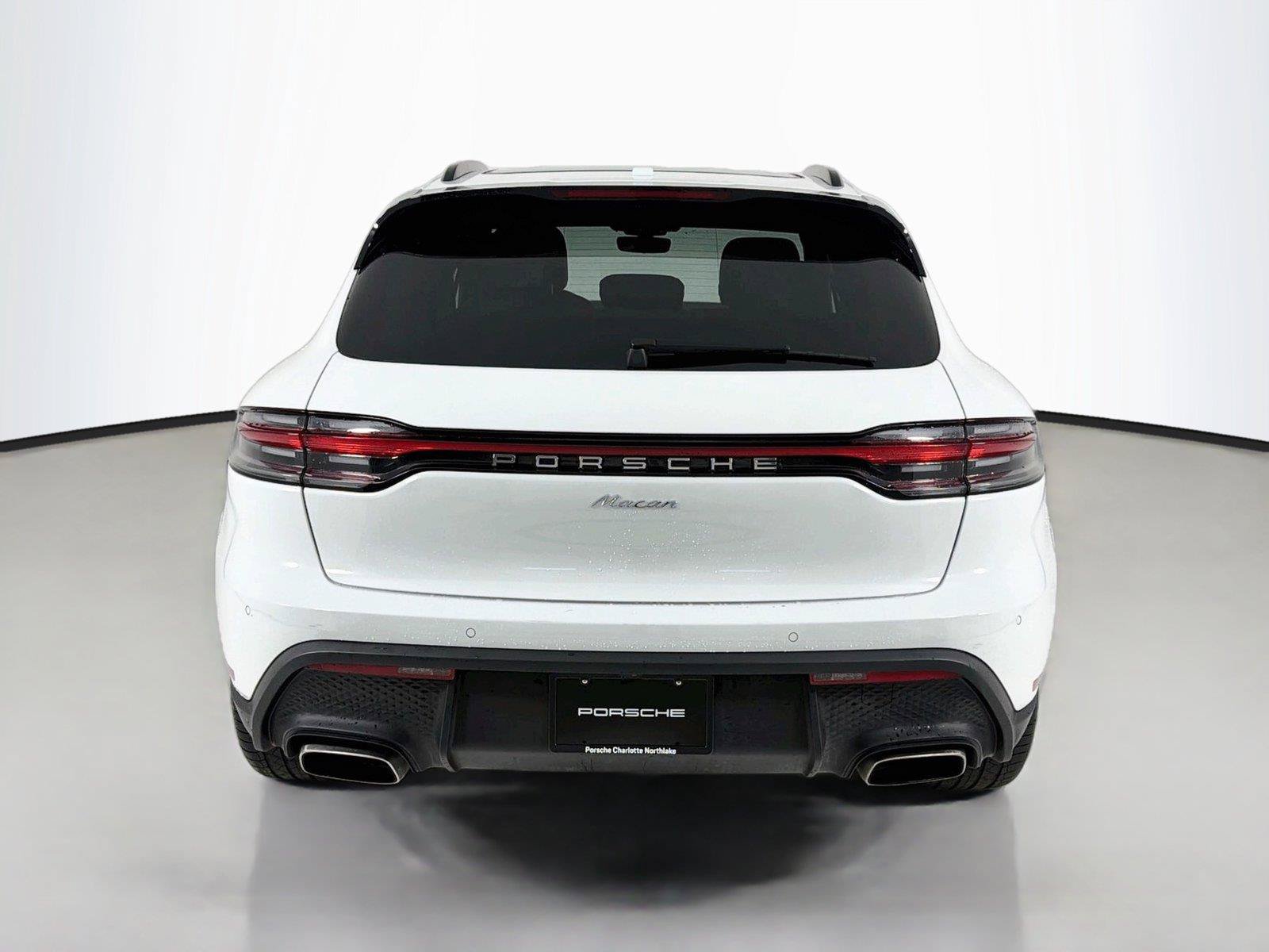 Used 2023 Porsche Macan AWD/4WD image 27