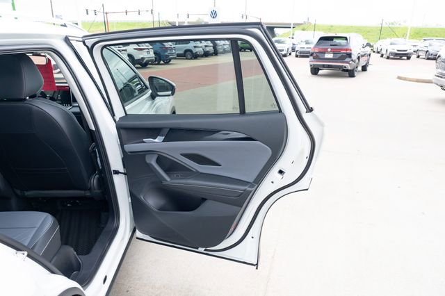 New 2026 Volkswagen Tiguan SE image 15