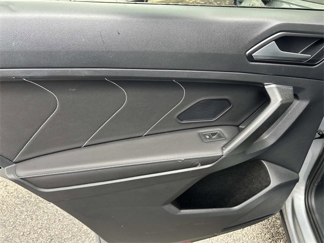 Used 2023 Volkswagen Tiguan SE R-Line image 21