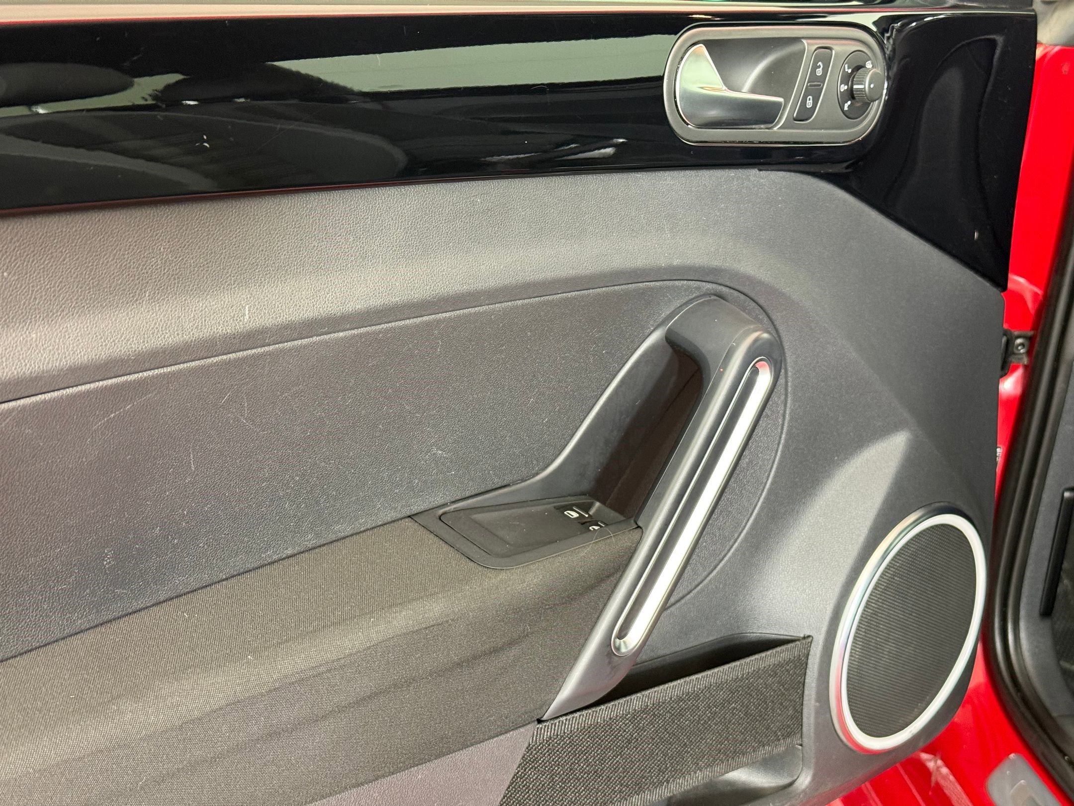 Used 2014 Volkswagen Beetle R-Line image 14