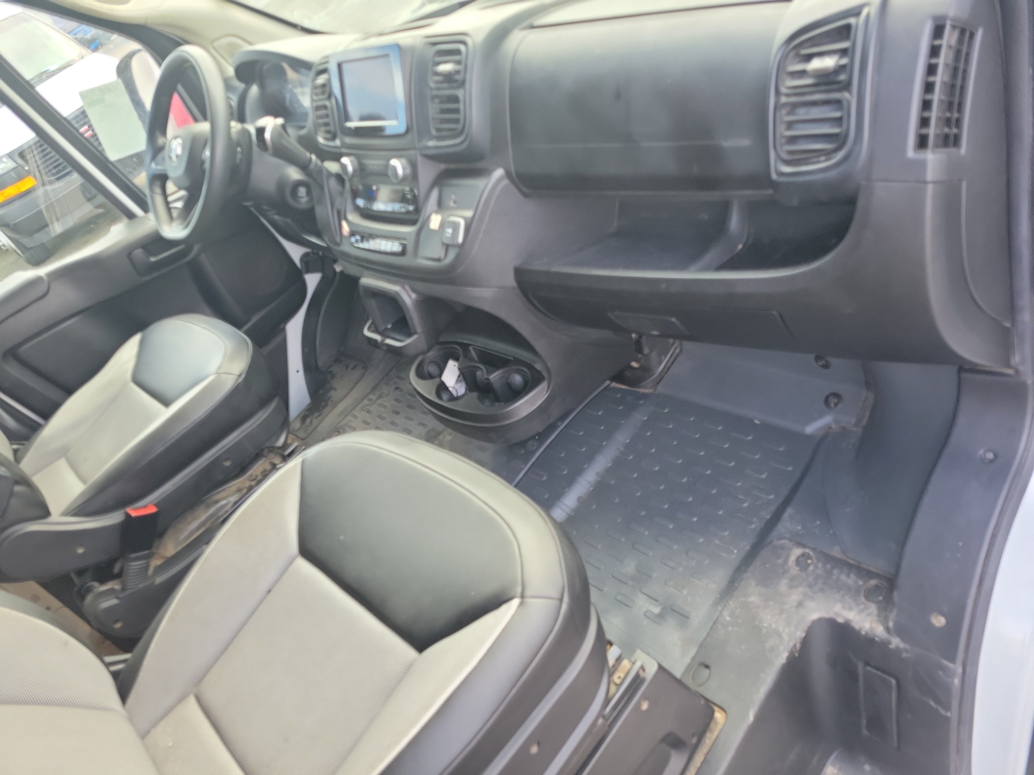 Used 2024 RAM ProMaster 2500 w/ Convenience Group FWD image 9