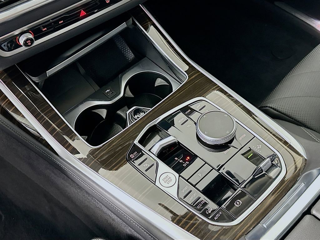 Certified 2024 BMW X7 xDrive40i w/ Premium Package image 17