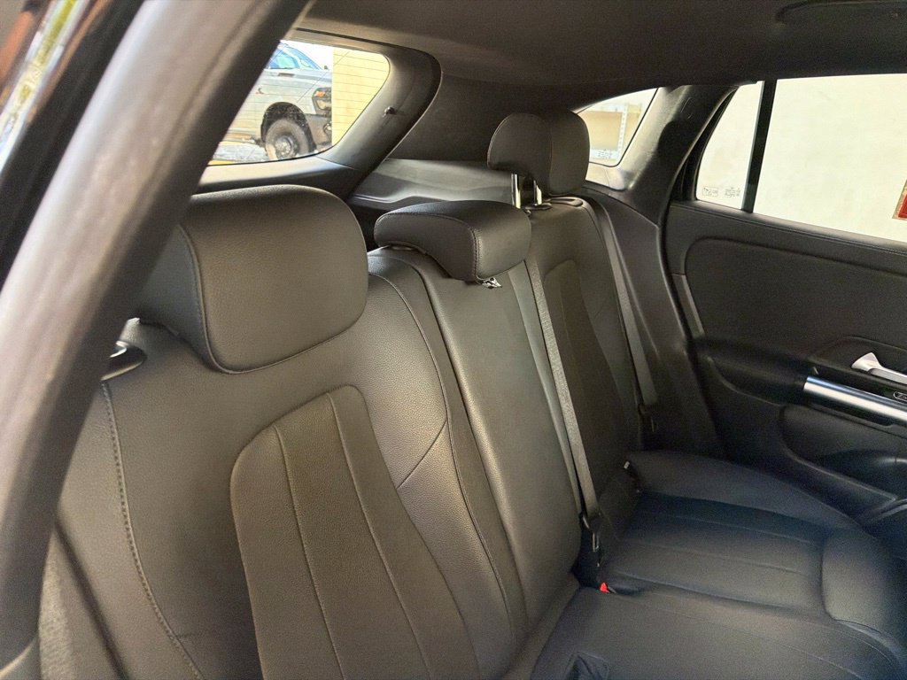 Used 2025 Mercedes-Benz GLA 250 image 28