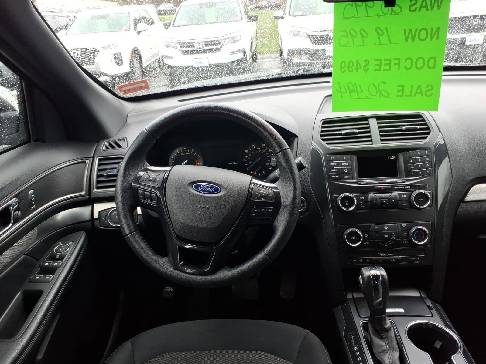 Used 2018 Ford Explorer XLT AWD/4WD image 9