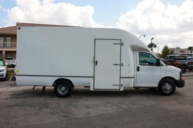 Used 2012 Chevrolet Express 3500 Extended RWD image 16