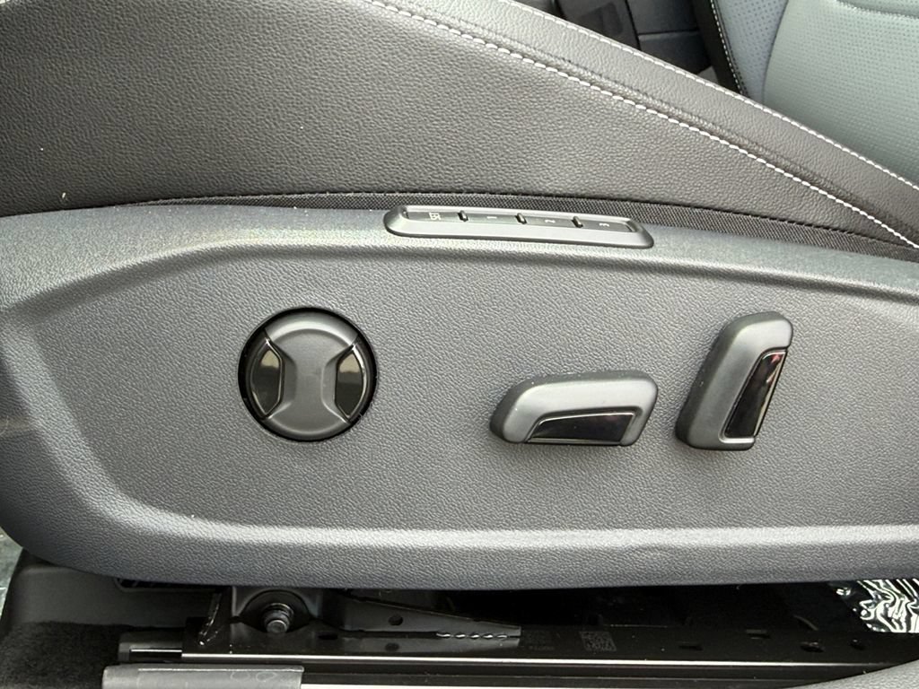 New 2026 Volkswagen Jetta SEL FWD image 10