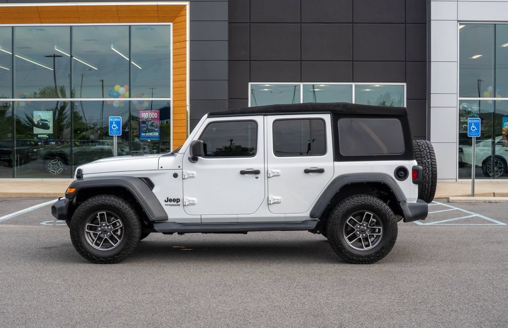 Used 2022 Jeep Wrangler Unlimited Sport AWD/4WD image 3