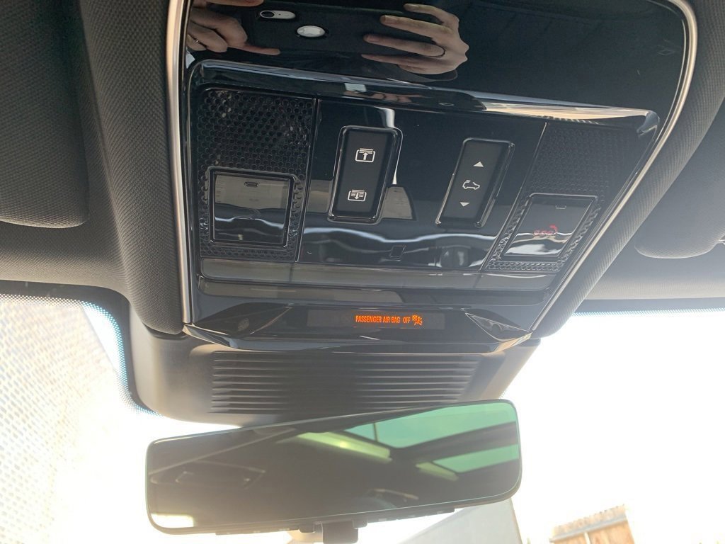 Used 2025 Land Rover Range Rover Sport SE image 21