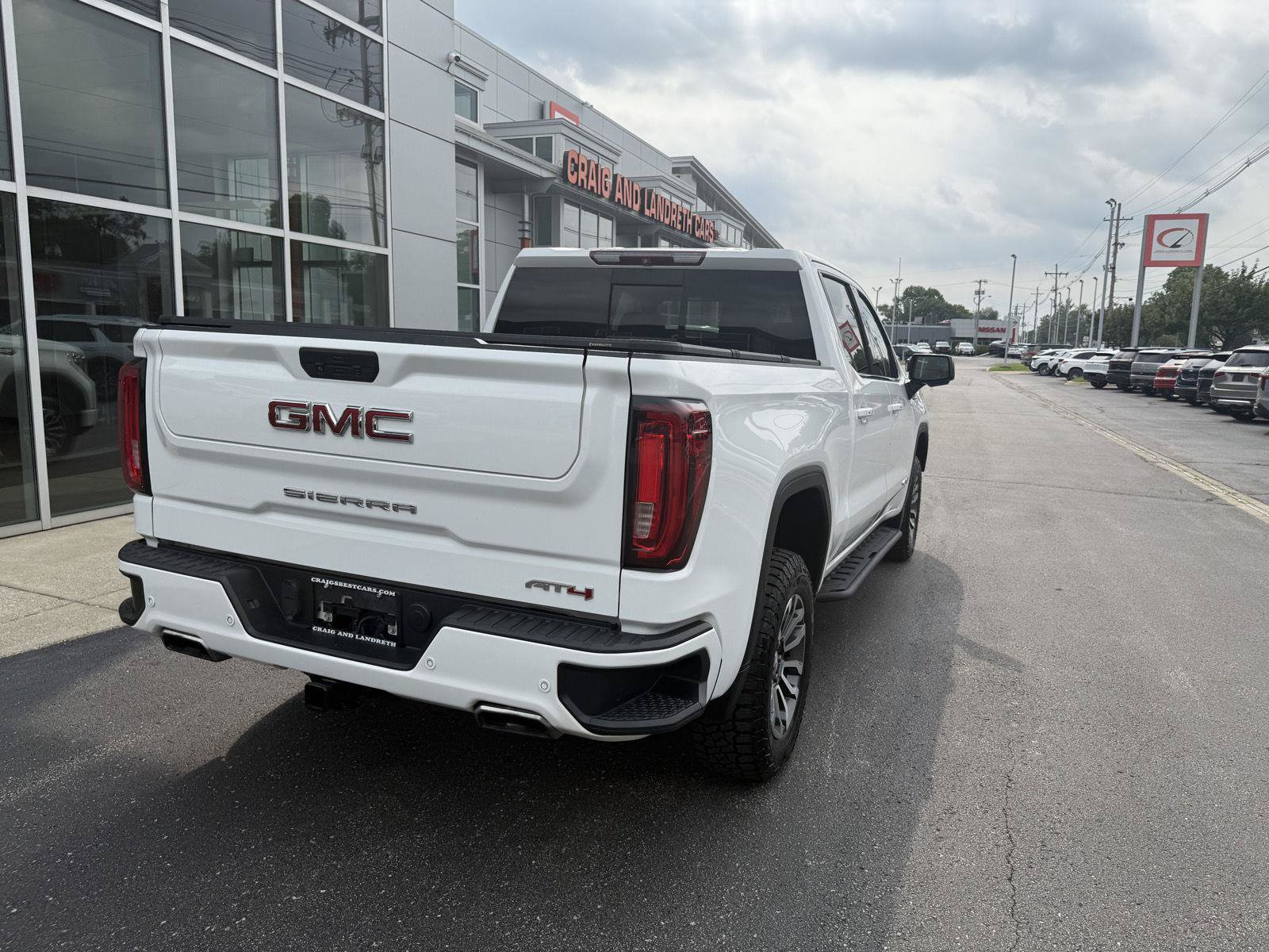 Used 2019 GMC Sierra 1500 AT4 w/ Technology Package AWD/4WD image 4