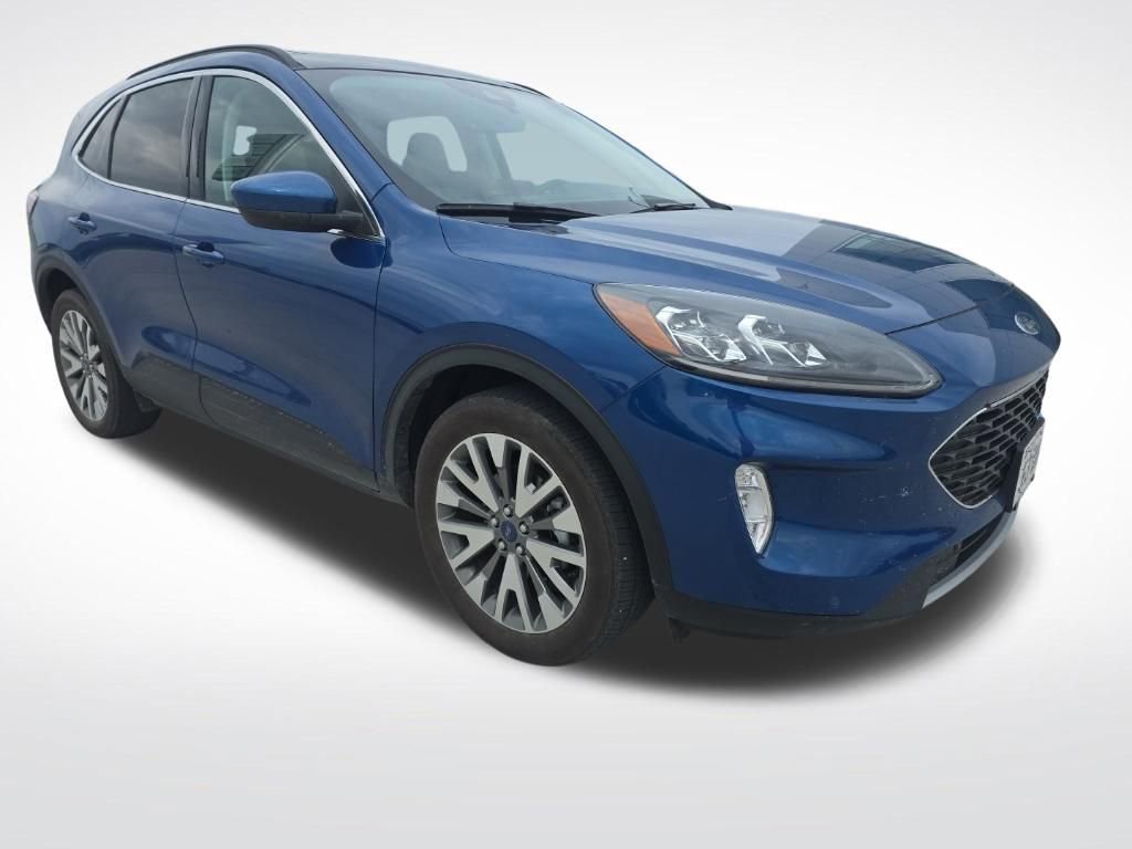 Used 2022 Ford Escape Titanium w/ Class II Trailer Tow Package image 8