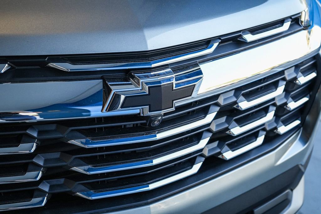 New 2026 Chevrolet Equinox LT w/ Convenience Package II FWD image 9